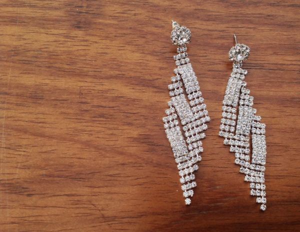 Brinco de strass losango